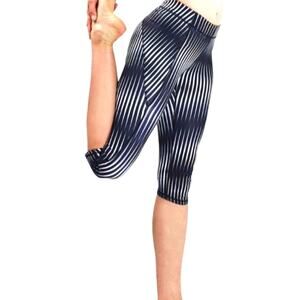 Ivy Park Black/Blue Kaleidoscope Print Capri Leggings - M